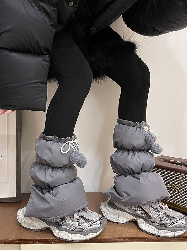 Leg Decorations Puffer with White/Black/Gray Pom-Pom Warmers