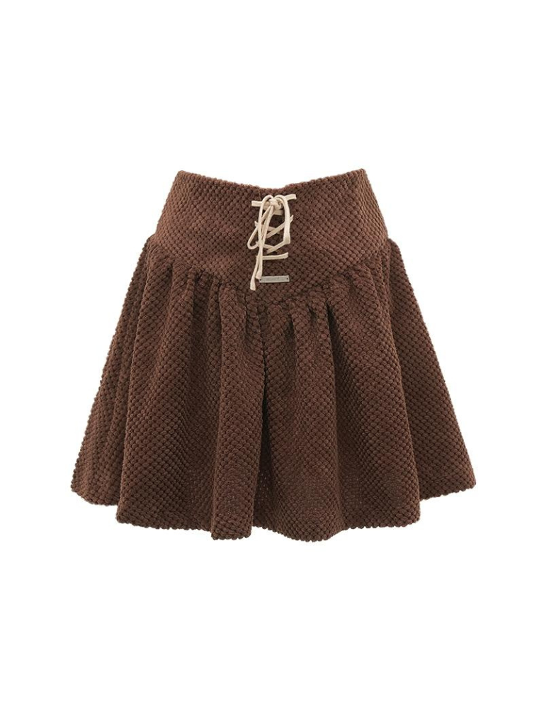 Kurzes Oberteil zum Schnüren + ausgestellter Rock + Polo-T-Shirt zum Schnüren