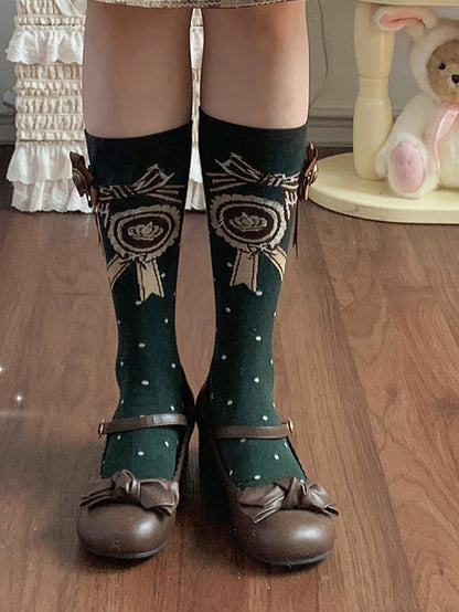 赤/ピンク/緑/ベージュ/青のソックスバッジとJKカーフ