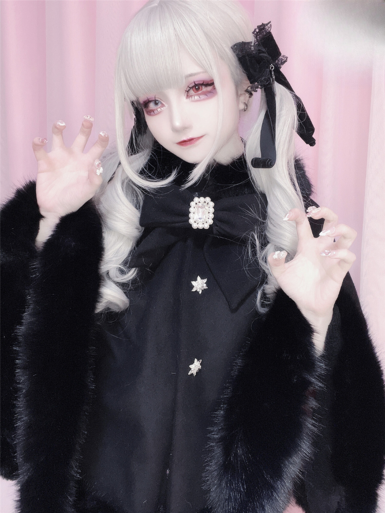 Button Cloak Cat Fur Diamond