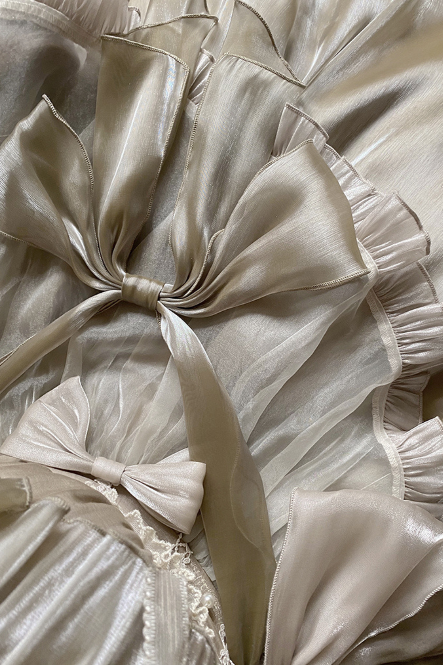 Kleid mit fliegenden großen Lolita-Ärmeln