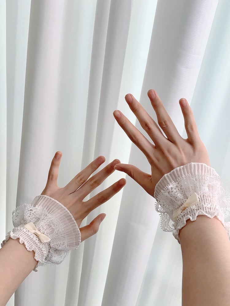 White Wrist Detail Lace Bow Cuffs