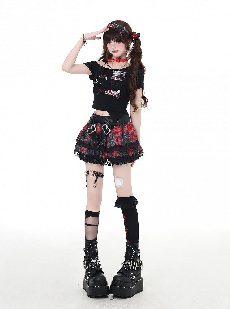 T-Shirt Glamorous Cropped Schwarz/Hellblau Asymmetrischer Ausschnitt und Saum