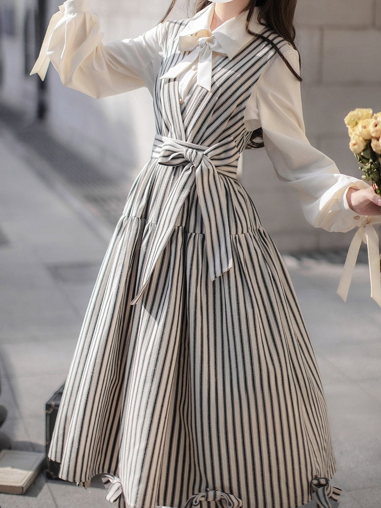 Saum Preppy Elegant in mit Gürtel Bowknot Weiß Schwarz Taille Details Kleid an und Streifen