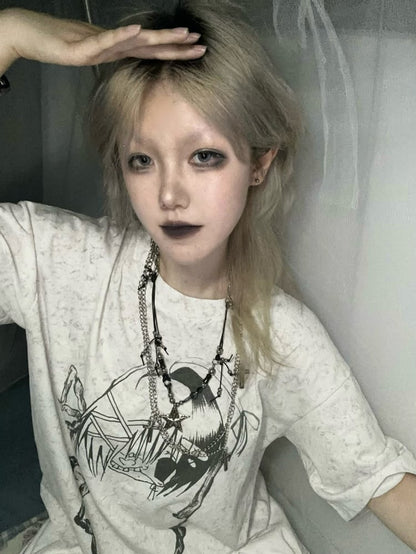 ライトグレーのオーバーサイズY2K Tシャツ