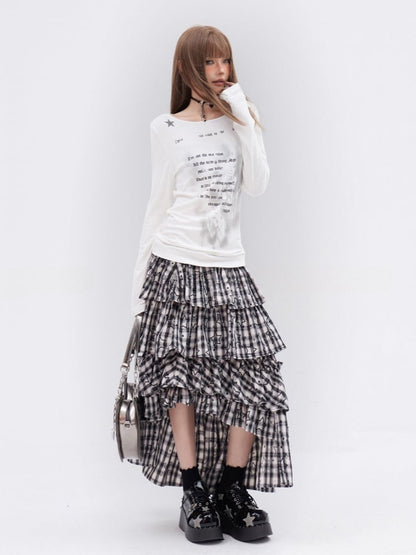 Glamorous – Bedrucktes Top mit weißem, asymmetrischem Ausschnitt