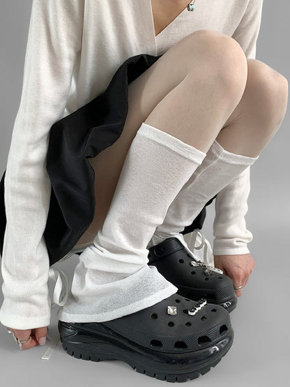 ホワイト/ブルーの袖、レッグカフス、スプリット