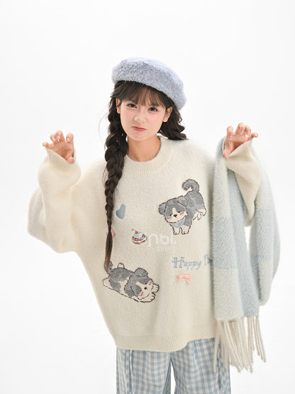 白いかわいい子犬柄のラウンドネックルーズセーター