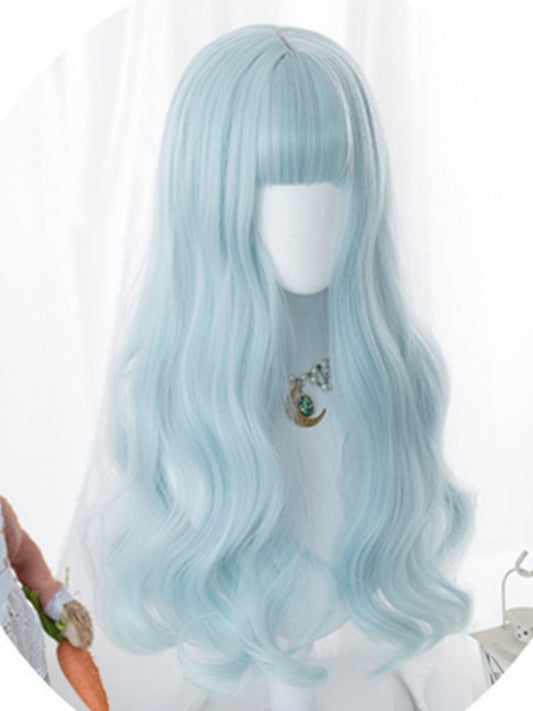 Hellblaue, gewellte Perücke mit Pony, 60 cm unter der Brustlänge
