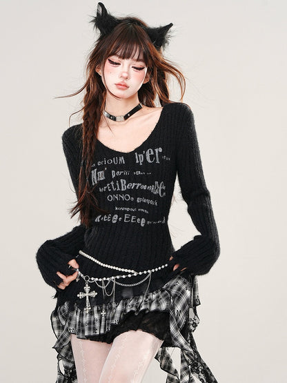 ピンク/ブラックレター アシンメトリー ディストレスヘム Vネック スリムフィット セーター