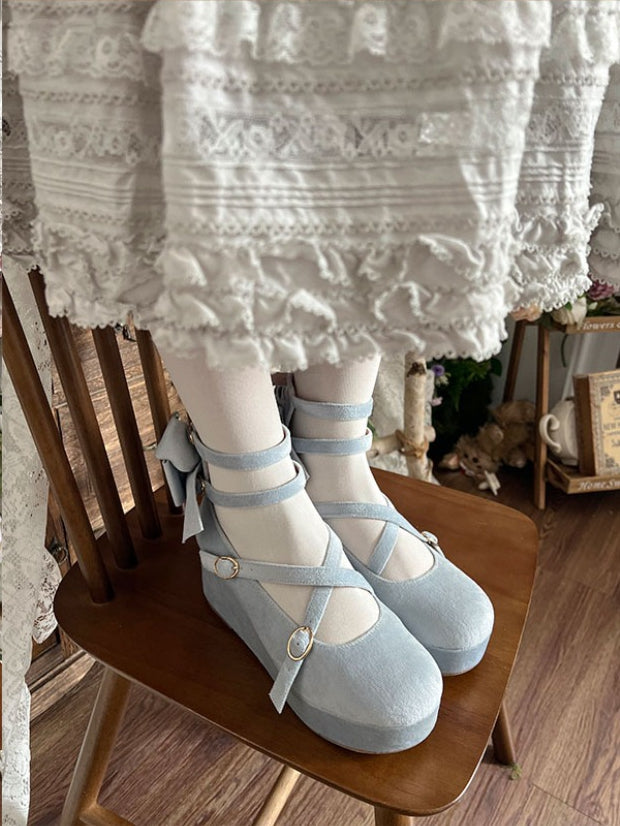 Plateauschuhe im PU-Design mit süßem Akzent – ​​Blauer Keilabsatz, überkreuzte Lolita-Schleife