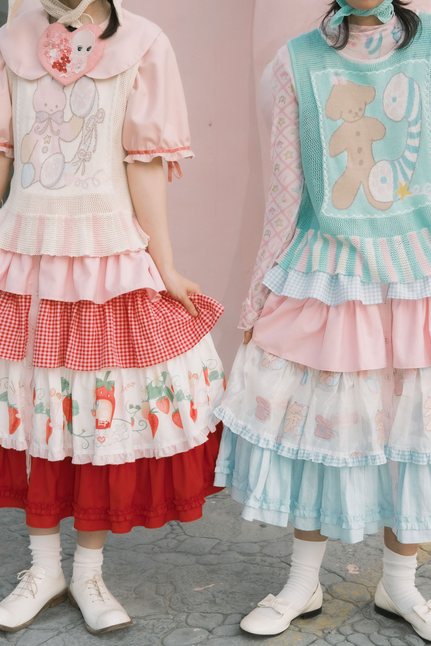 カラフルに揺れるフリルタワースカート