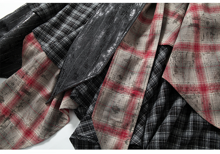 Schwarz-rot karierter Rock mit Taschentuchsaum im Used-Look