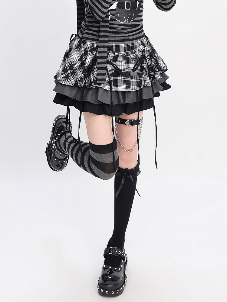 Plaid Tiered Skirt and Red Black Black and White Bowknots Decoration Y2K /