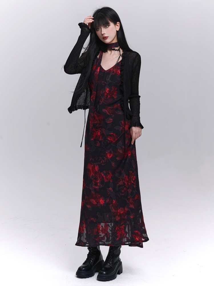 Rotes und schwarzes Slip-Kleid mit V-Ausschnitt und Blumenmuster in Knöchellänge