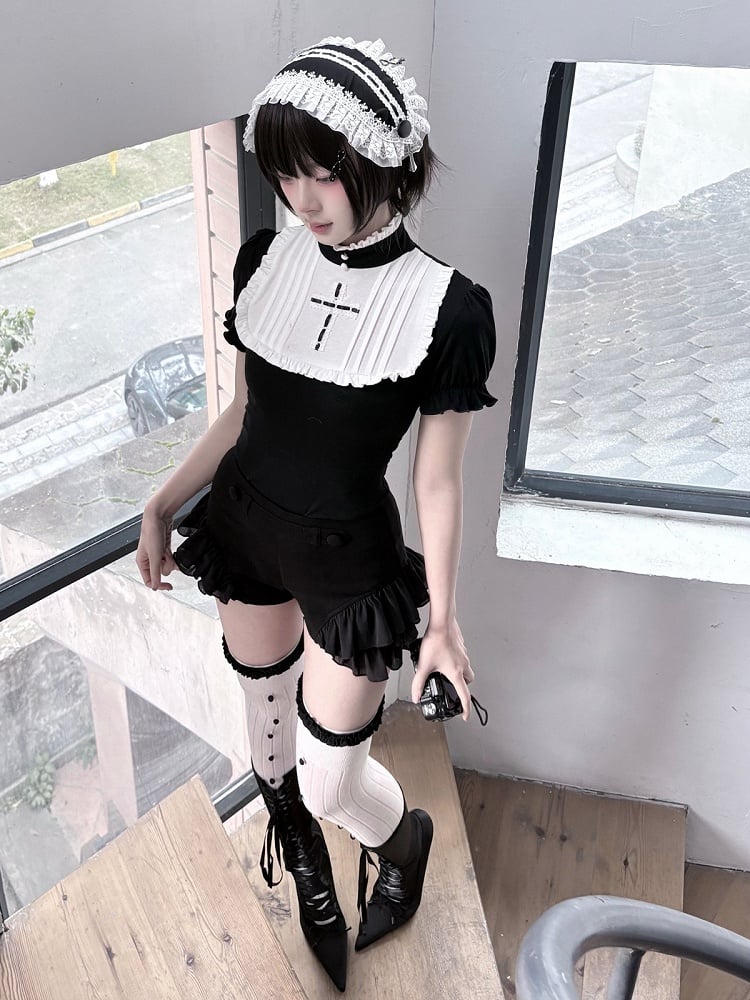 Ruffled Black Gothic-Style Shorts - Damn Girl