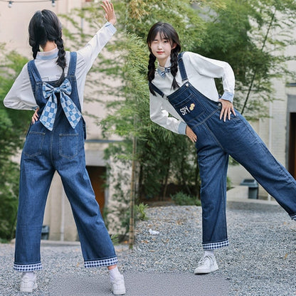 Inspired – Blaue Jeans mit Schleife hinten