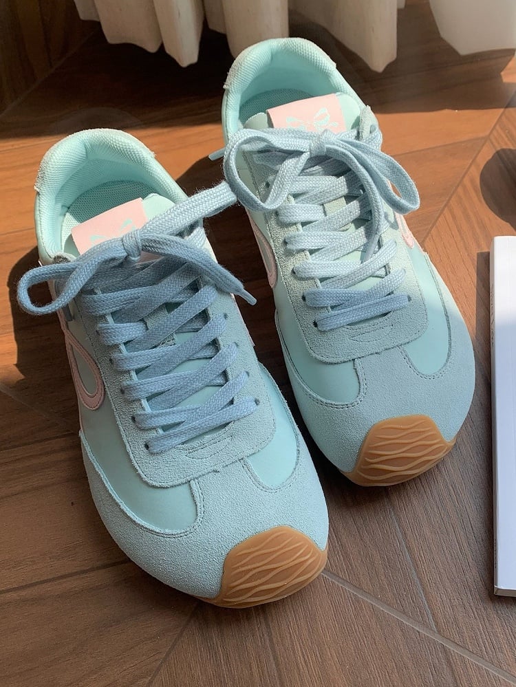 Green Front Bowknot Lace-up Design Sneakers Ties