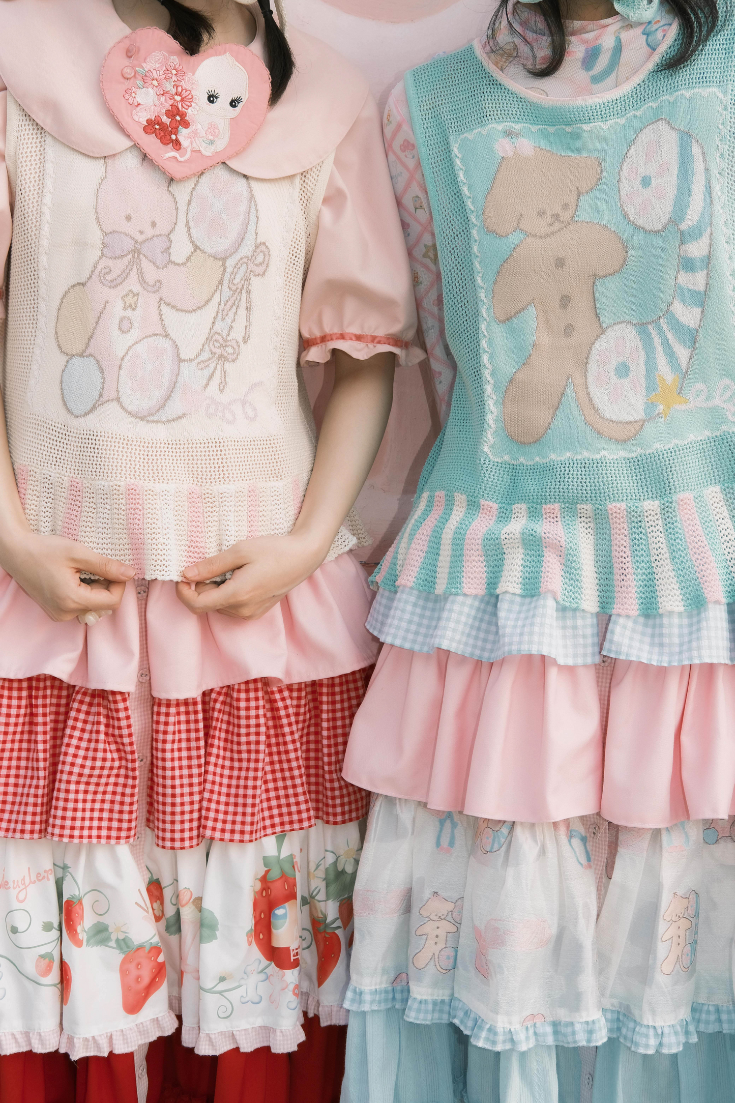 カラフルに揺れるフリルタワースカート