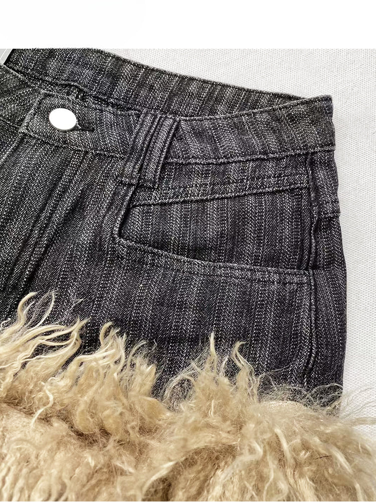 Gyaru – Glamouröse Shorts mit weitem Bein und zotteligem Besatz in Schwarz