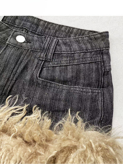 Gyaru – Glamouröse Shorts mit weitem Bein und zotteligem Besatz in Schwarz
