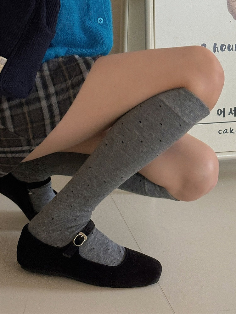 ホワイト/ライトブラウン/ダークコーヒー/ダークグレー/ブラックの水玉模様の膝下ストッキング