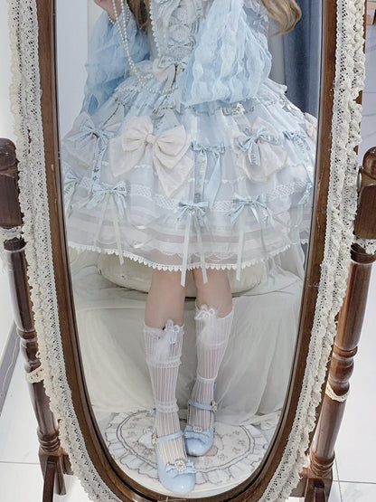 ラウンドメリートゥ、ロリータラインストーンとディテールがあしらわれたリボン結びのジェーンズビーズのブルーシューズ