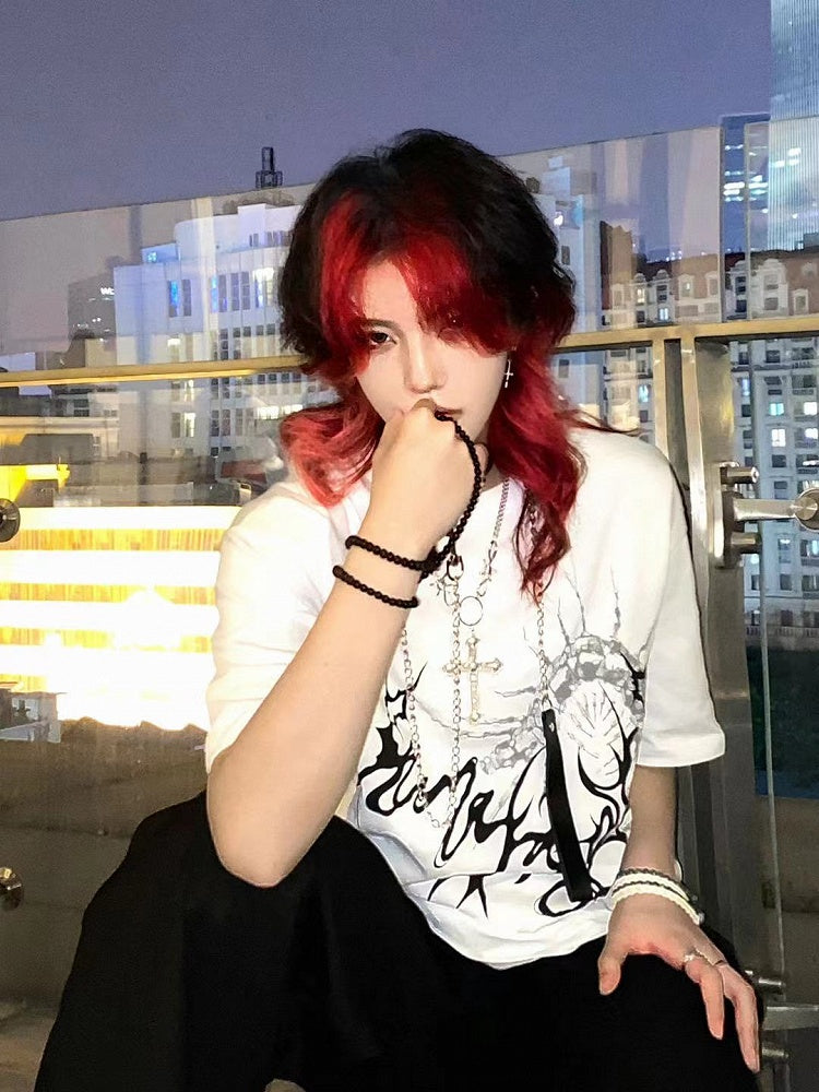 Print Dark Gothic T-Shirt with Centipede Aesthetic White/Black