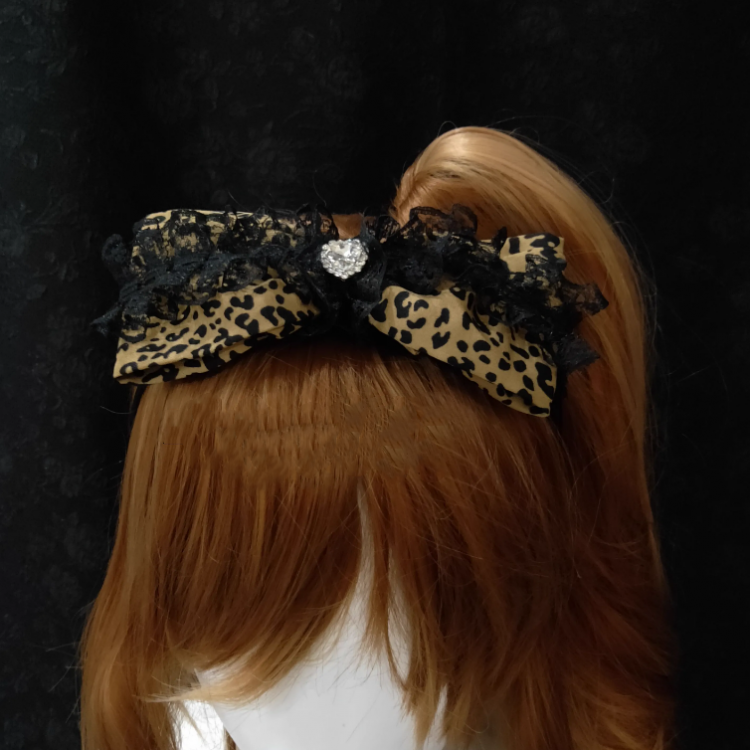 Schwarze Spitze Herzförmige Strass Bowknot Leopard KC