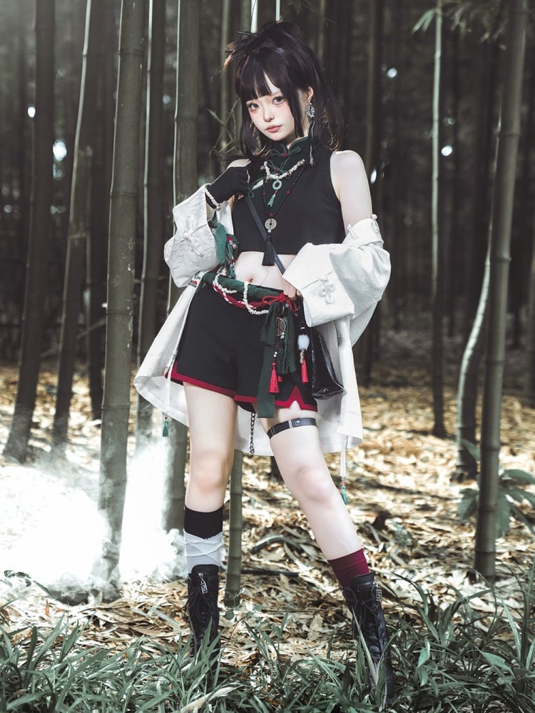 ブラックのチャイナカラークロップドベストトップス