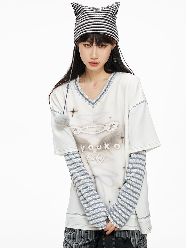 ホワイトフェイクツーピースVネックグラフィックTシャツ