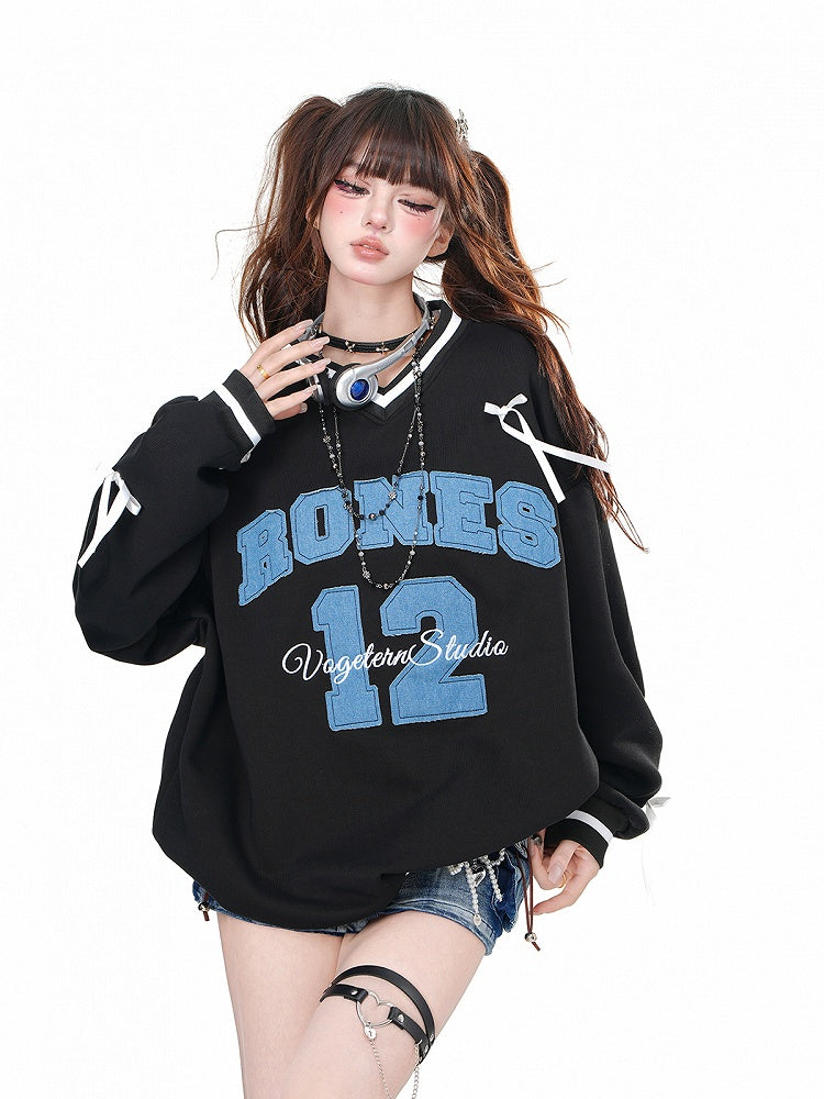 Schwarz/Weißes V-Ausschnitt-Zahlenapplikationen-Schleifen-loses Sweatshirt