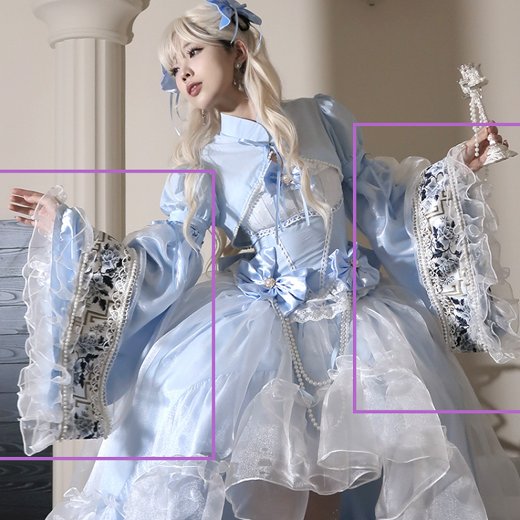 ブルーの袖プリント、花柄、ワイドビーズディテール