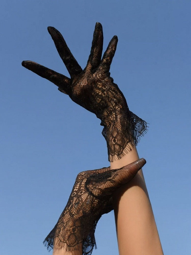 Short Lace Gloves with Floral Pattern in Two Shades - Mr. Cat
