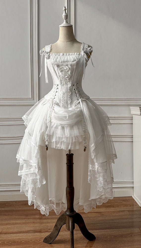 ホワイトのレースアップディテールのボーン入りコルセットトップ + ハイローレイヤードロリータスカート