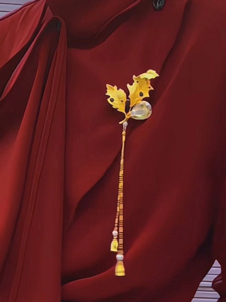 Leaf Detailing Golden Bead Brooch with