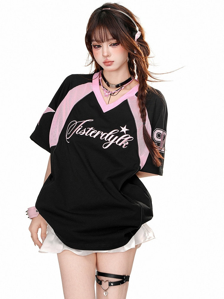 Schwarz/weißes Sporttop mit V-Ausschnitt und kurzen Ärmeln