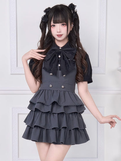 Accents with Brooch Blouse Short Jirai Black Bow Sleeve and Lace Kei Top