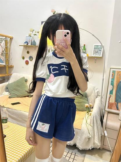 ネイビーブルーのゴムウエスト太もも丈ショートパンツ