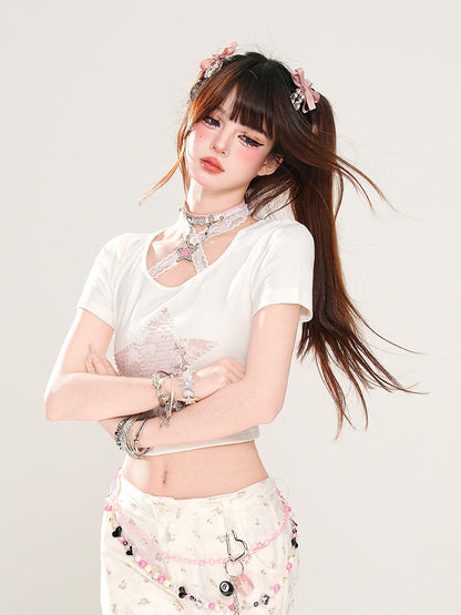 Glamorous Neck – Kurzes weißes Neckholder-T-Shirt aus Spitze mit Sternenprint