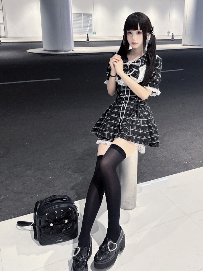ミニドレス+ショーツ ジライ ブラック レースアップ チェック柄 セット 装飾ディテール ケイウエスト ラインストーン