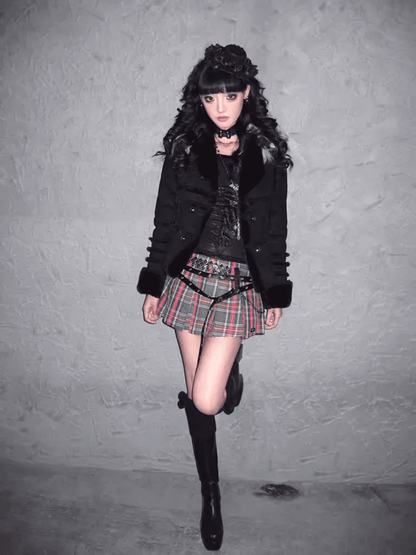 Y2K Schwarzer Wildledermantel mit Plüschbesatz und goldfarbenen Knöpfen