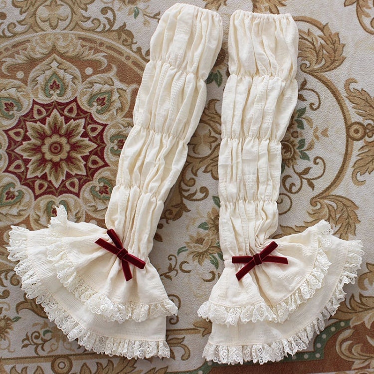 Schleife erhältlich, mehrlagige Ärmel mit Spitzenbesatz, 3 Weißtöne in Akzenten, Milchfarben