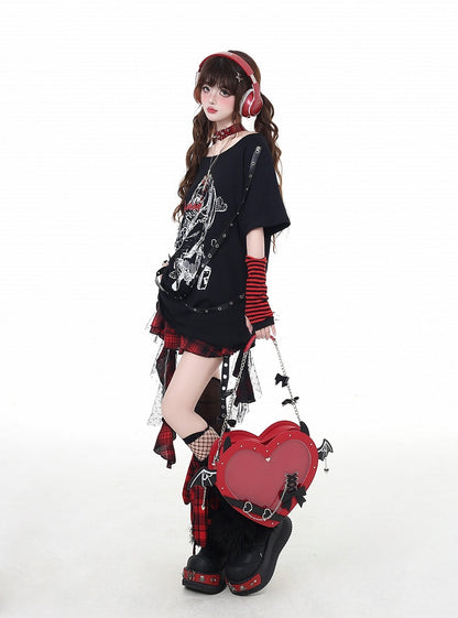 ほろ苦いクリスクロスストラップデザインTシャツ ロックガールプリント ブラック