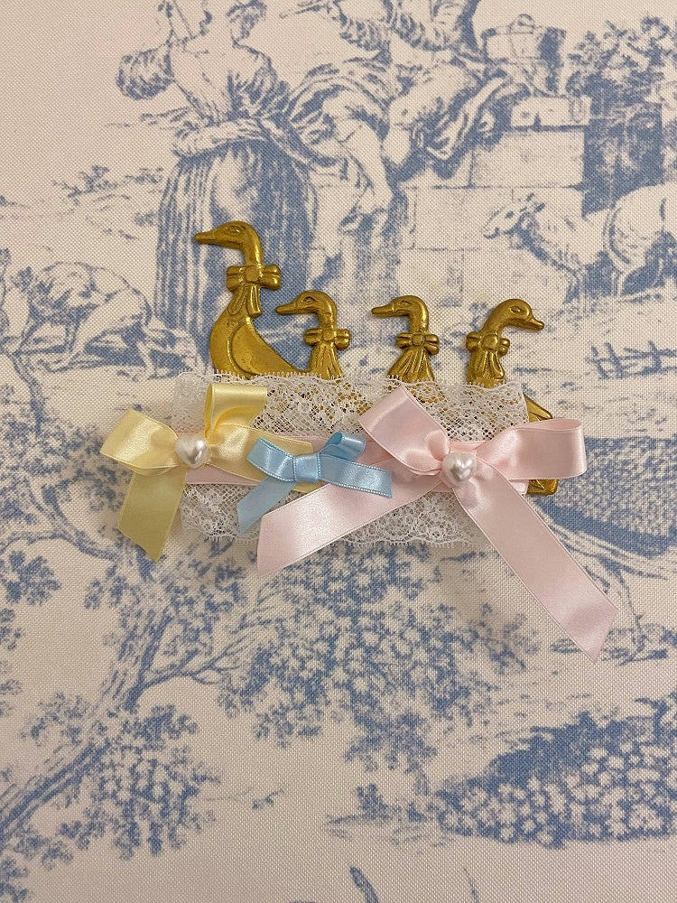 White Pastel Rainbow Lace Bowknots Hairclip