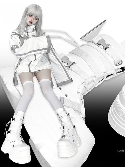 Mattweiße Punk-Nieten-Bandage-Plateaustiefel mit Schnürung