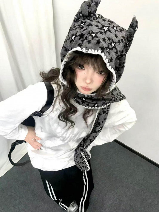 Retro Devil Trim Horn with Lace Star Pattern Scarf