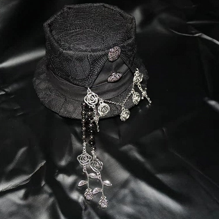 ミニロゼット ブラック/レッド チャーム ビーズハットデザイン