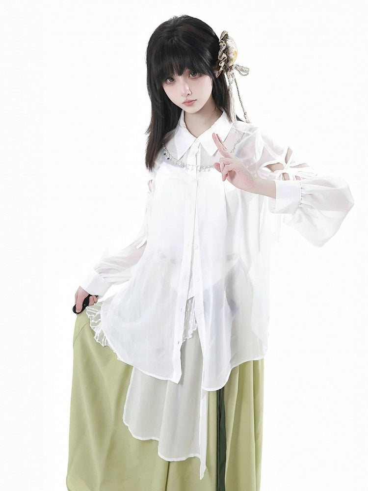Weißes, transparentes Hemd im Chiffon-Stil, langärmelige Version, schmetterlingsförmiger Ausschnitt, Cheongsam