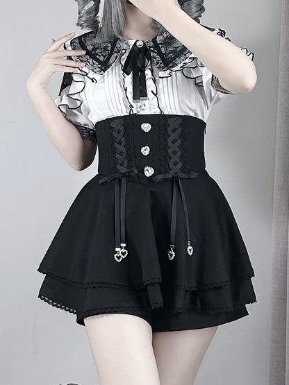 Jirai Kei – Weiße Bluse mit Doppelschleifenkragen und schwarzen Spitzendetails an den Schultern